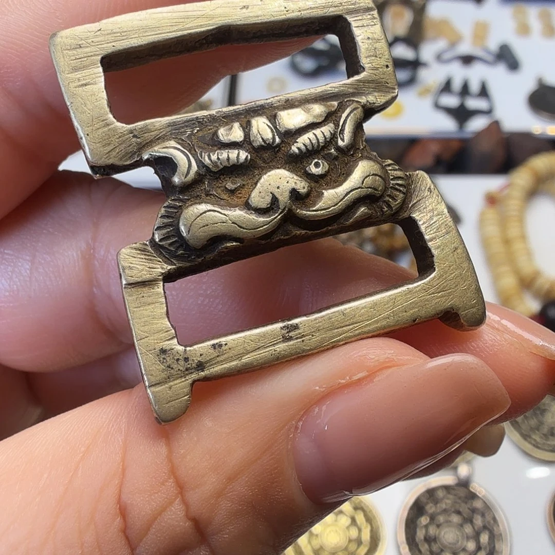 金属材质配件一个