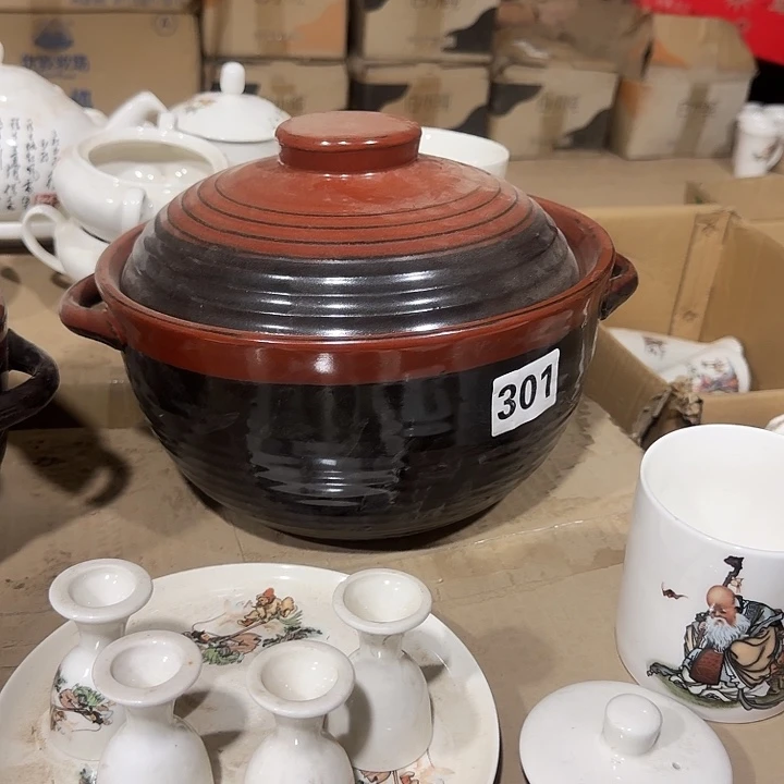 库存微瑕铁红釉砂锅大