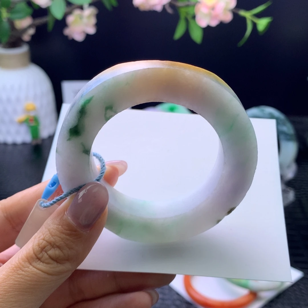 定制翡翠未镶嵌手镯