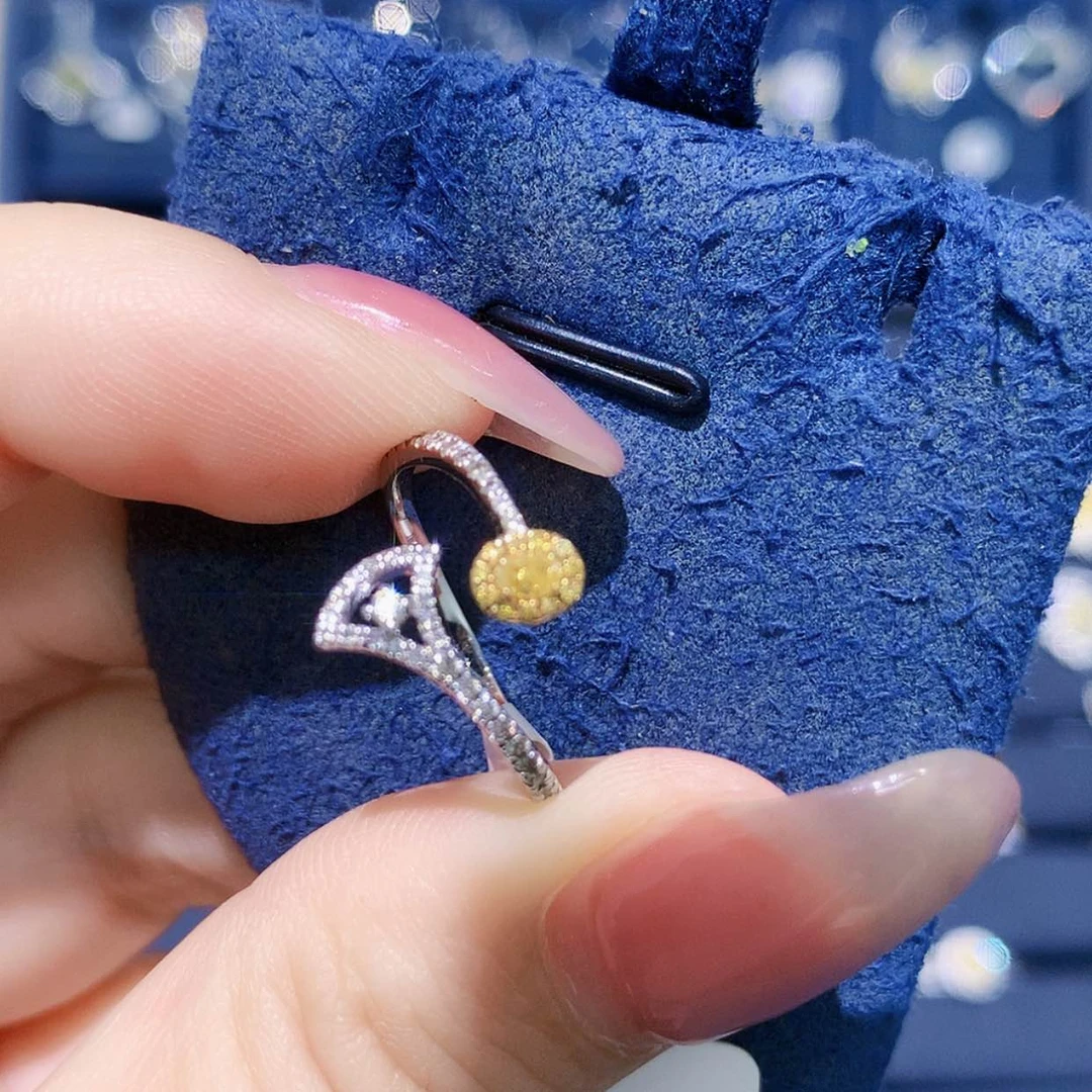 【闪购商品】18K金镶嵌戒托钻石