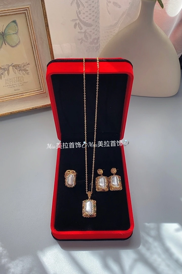 钛钢亚克力项链 三件套