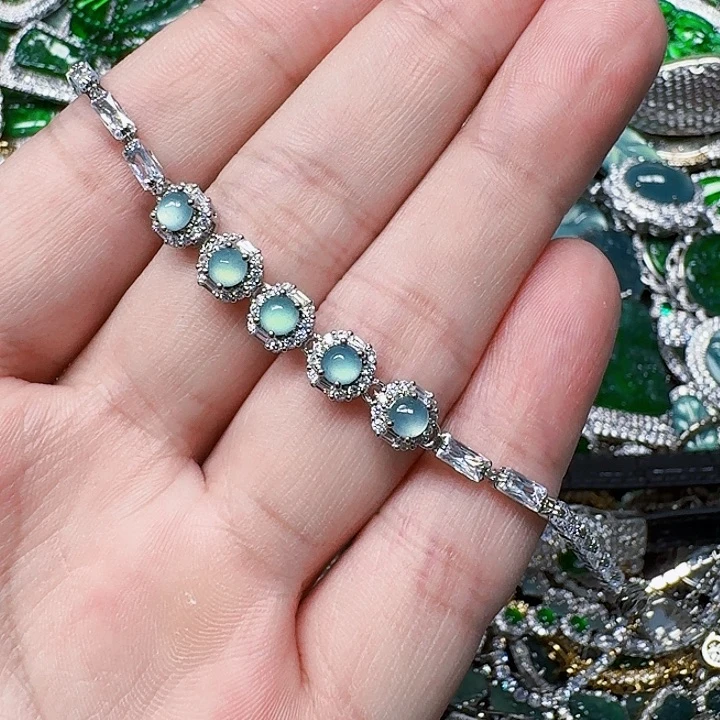 翡翠颈饰未镶嵌天然A货翡翠放漏