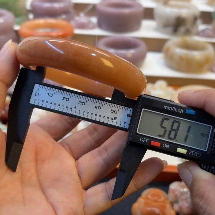 石英岩玉未镶嵌手镯