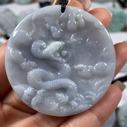 翡翠颈饰未镶嵌蛇牌福利翡翠有感