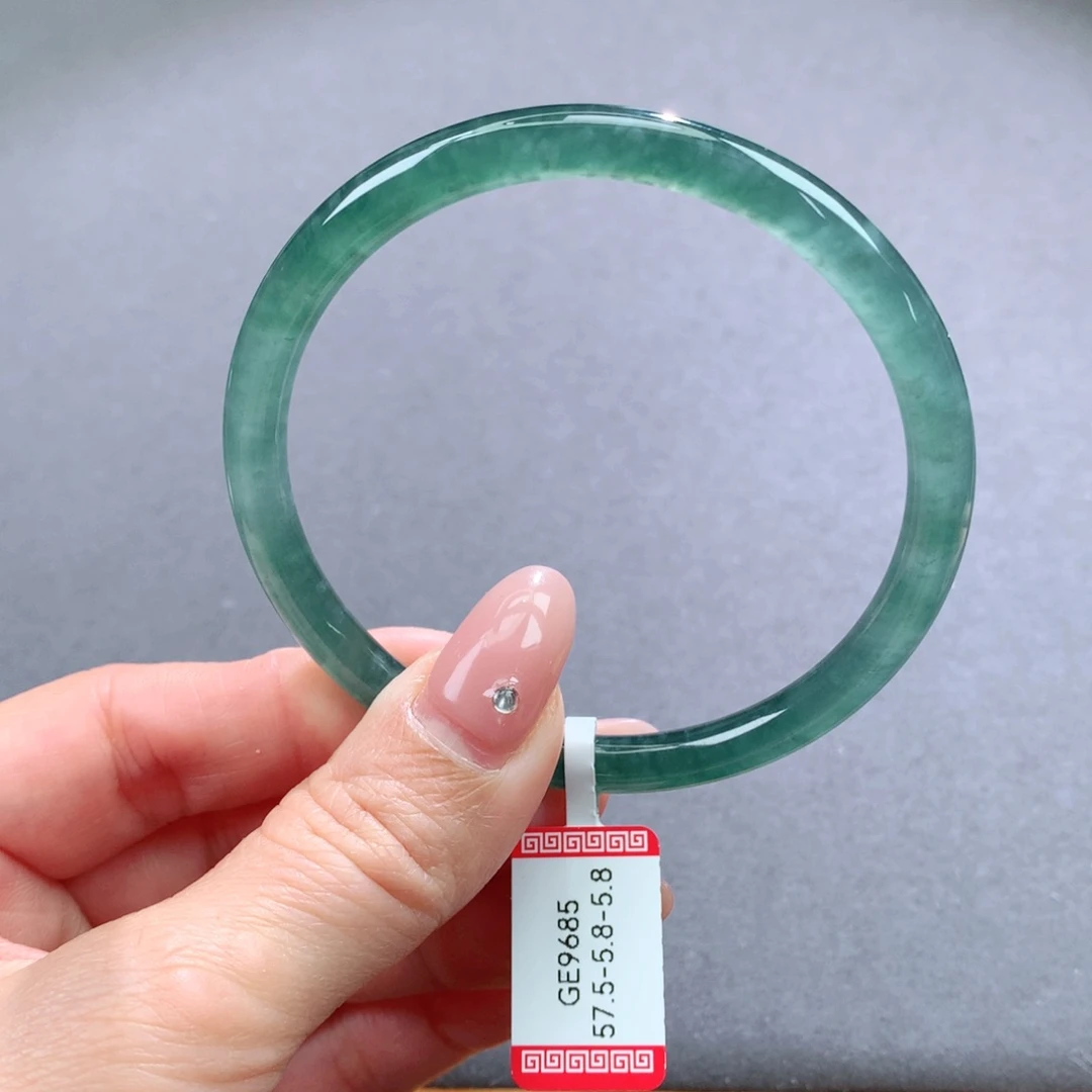 翡翠手镯未镶嵌天然翡翠手镯叮当镯