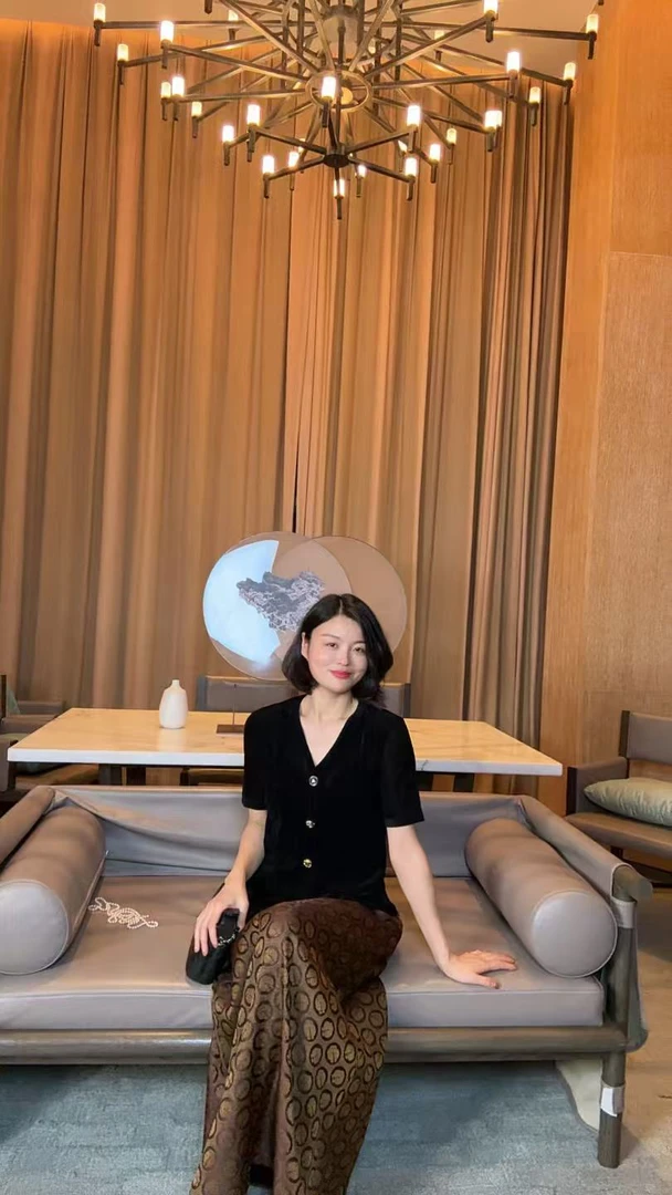 TANTAN  进口植物绒黑色V领开衫1583