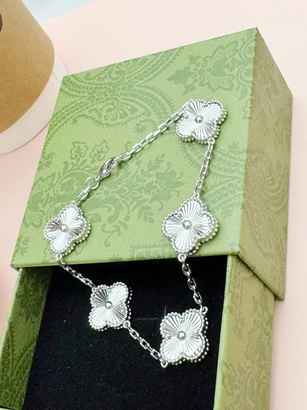 铜合金手链 原创设计五花四叶款 时尚简约百搭气质素手链