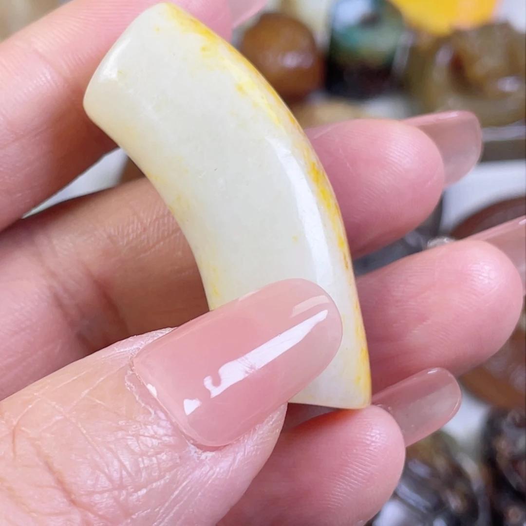 和田玉颈饰未镶嵌明