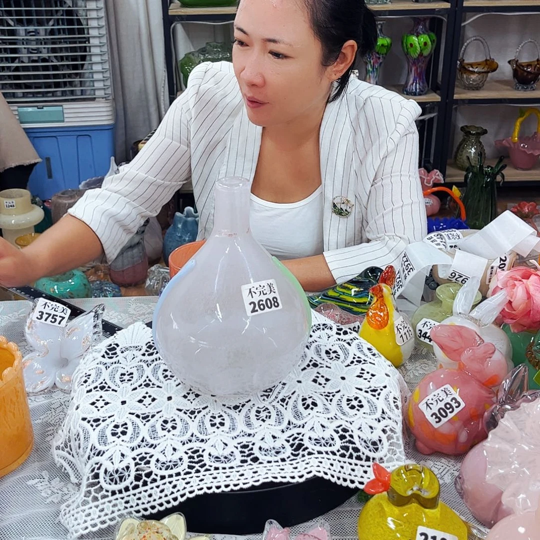 2608 家悦琉璃工艺品不完美