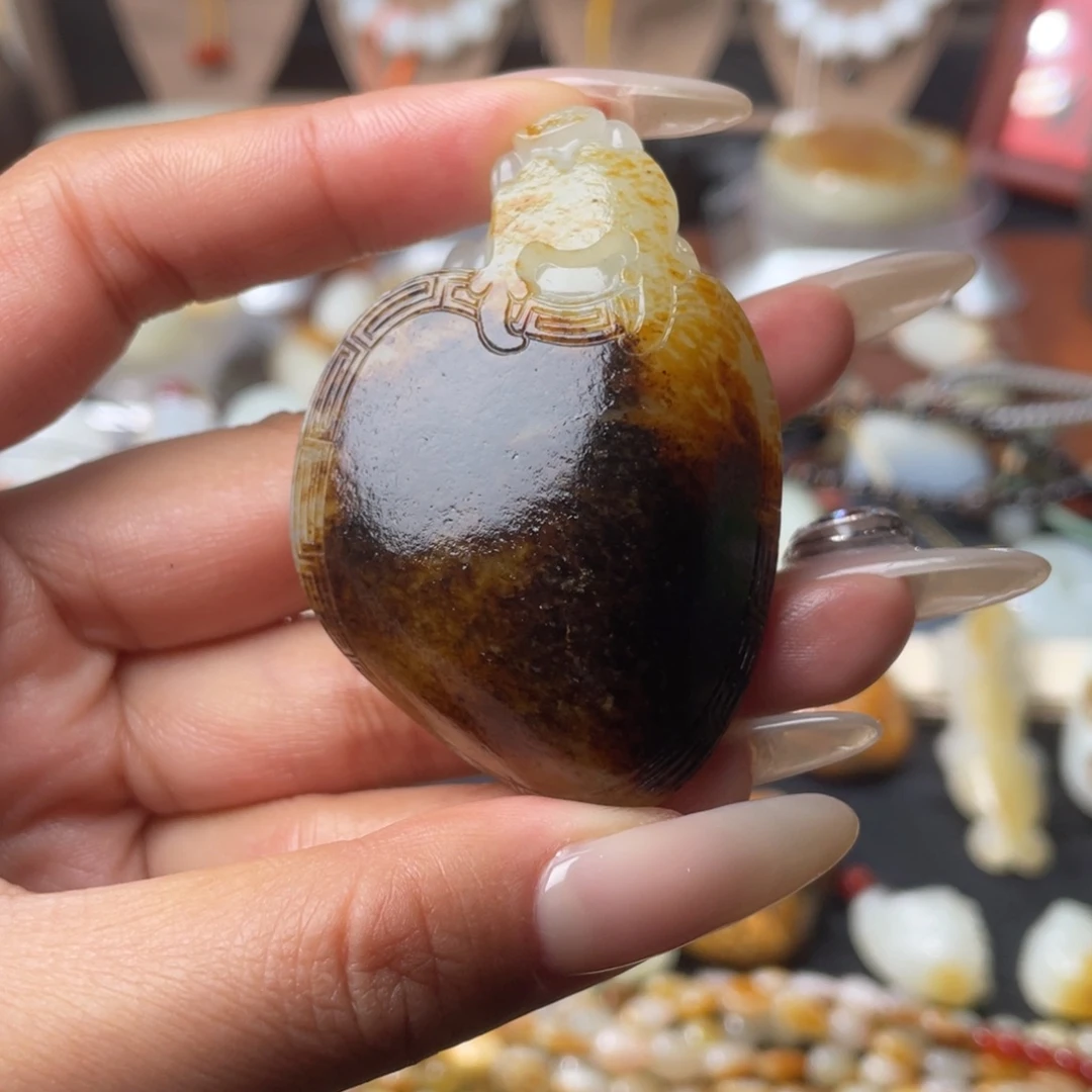 和田玉（子料）未镶嵌车挂