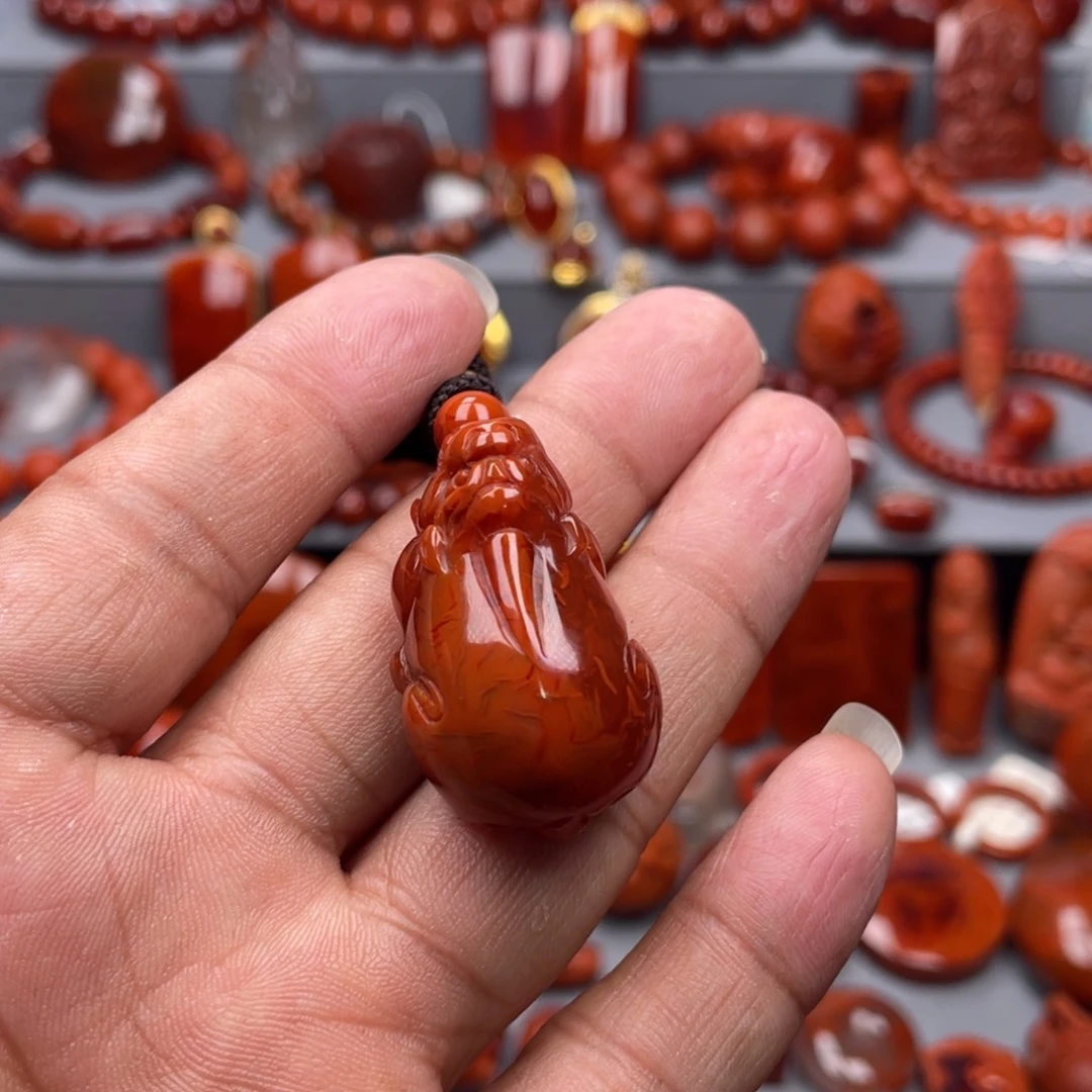 南红玛瑙未镶嵌珠宝奇石吊坠