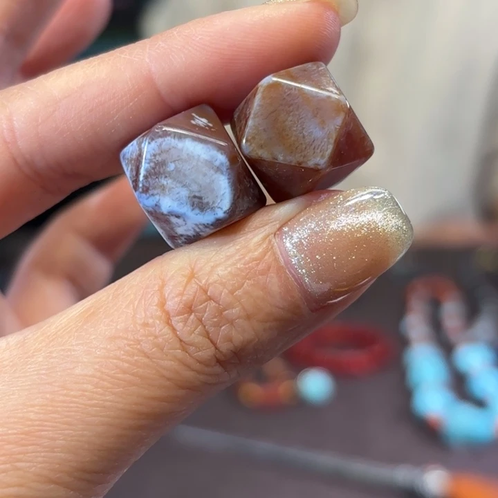 玛瑙/玉髓颈饰未镶嵌玛瑙一对