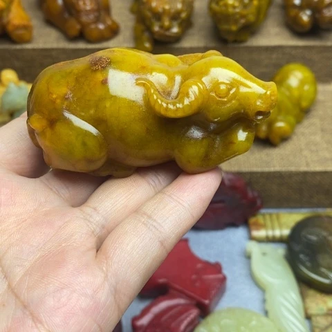 蛇纹石玉未镶嵌颈饰95