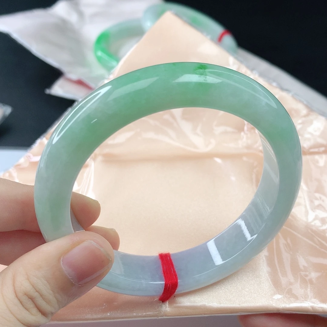 翡翠手镯未镶嵌翡翠696