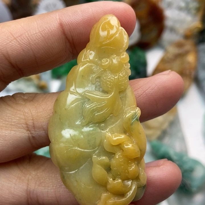 定制翡翠未镶嵌泡**?翡翠