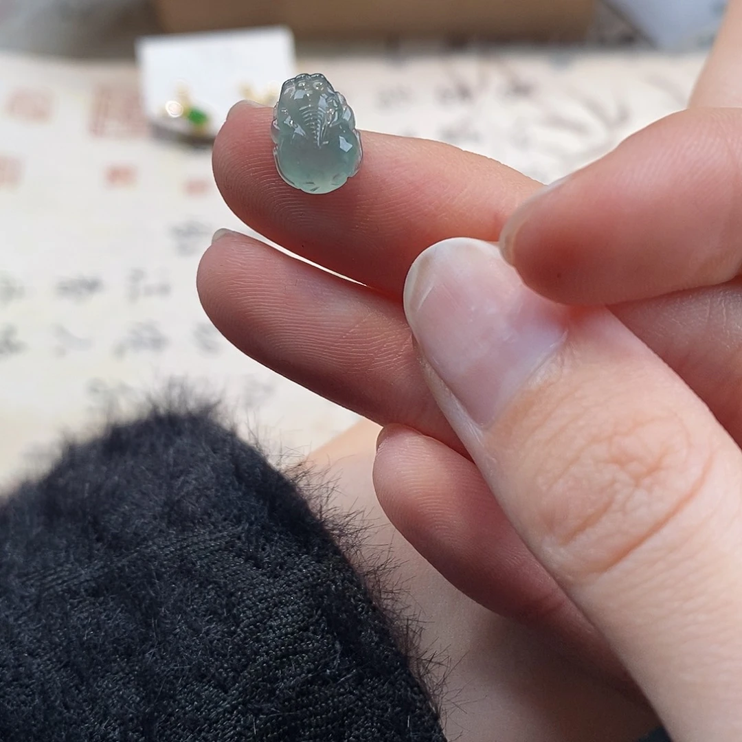 翡翠颈饰未镶嵌菠****子天然翡翠