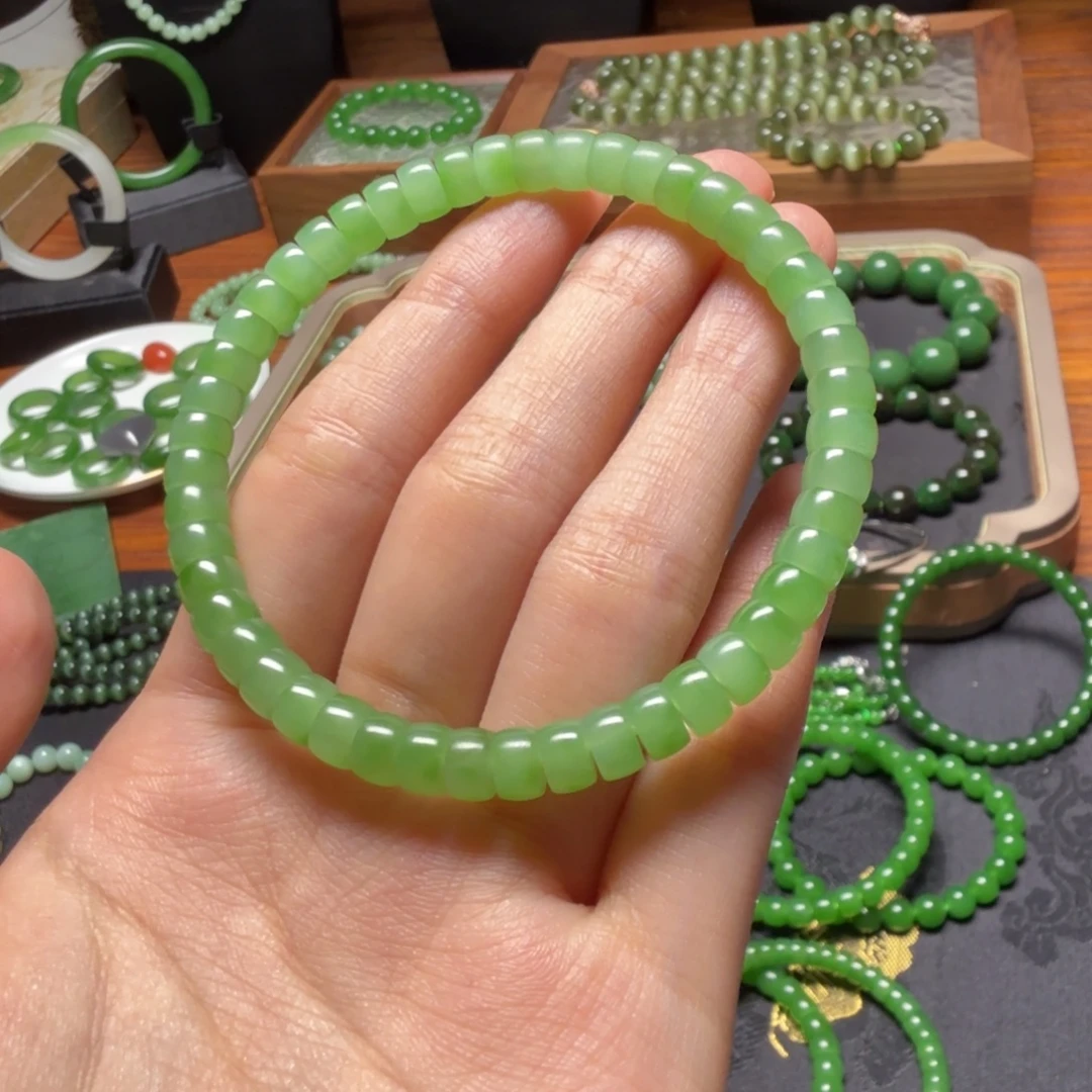 和田玉（碧玉）未镶嵌手链