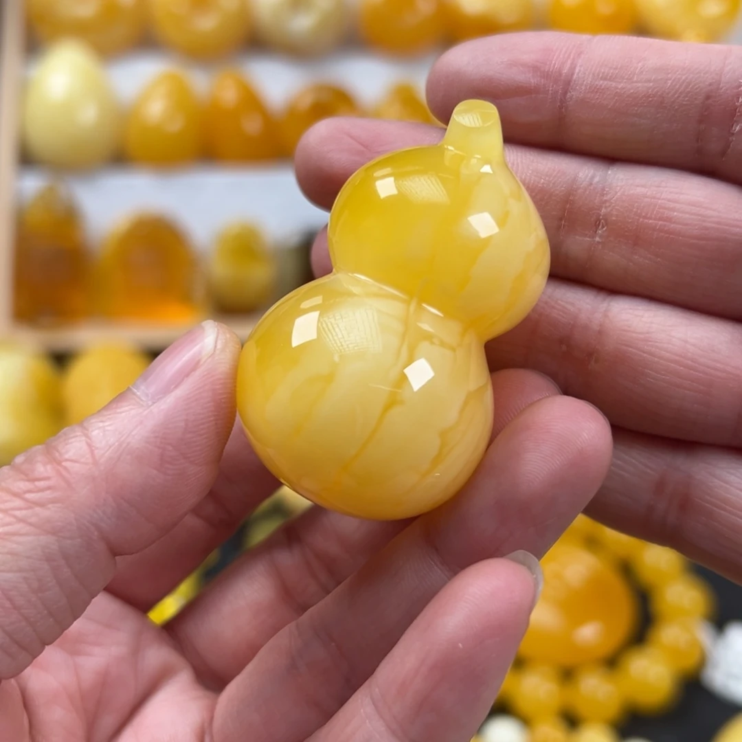 蜜蜡未镶嵌颈饰25.4克