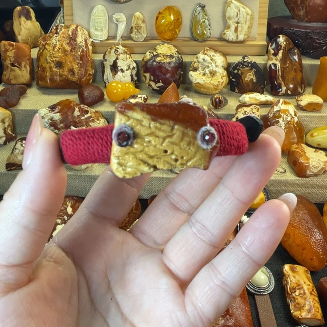 裸石琥珀未镶嵌天然蜜蜡全皮金白手牌