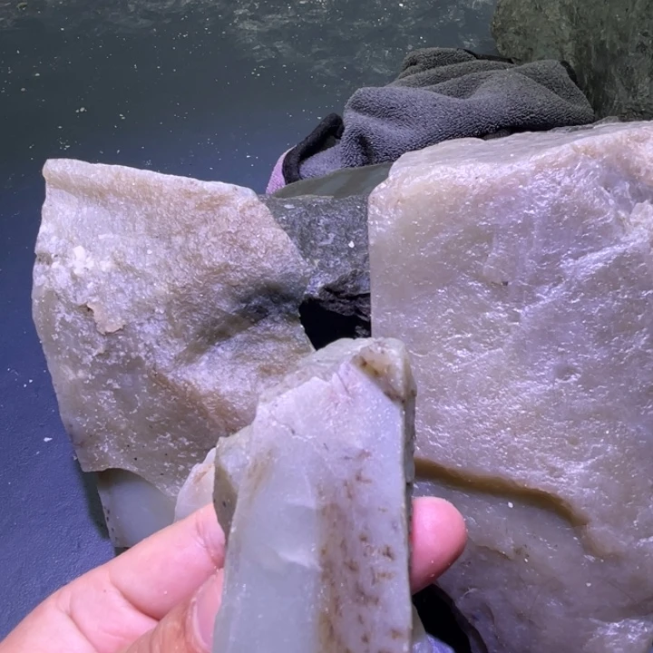 和田玉未镶嵌珠宝半成品