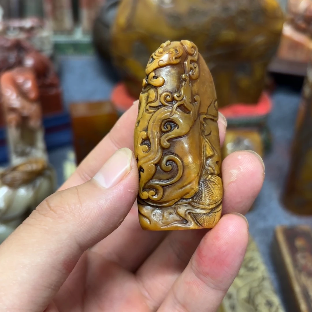 容***听寿山石印石桌面摆件