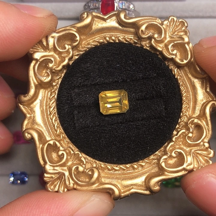 裸石未镶嵌金绿宝石2ct