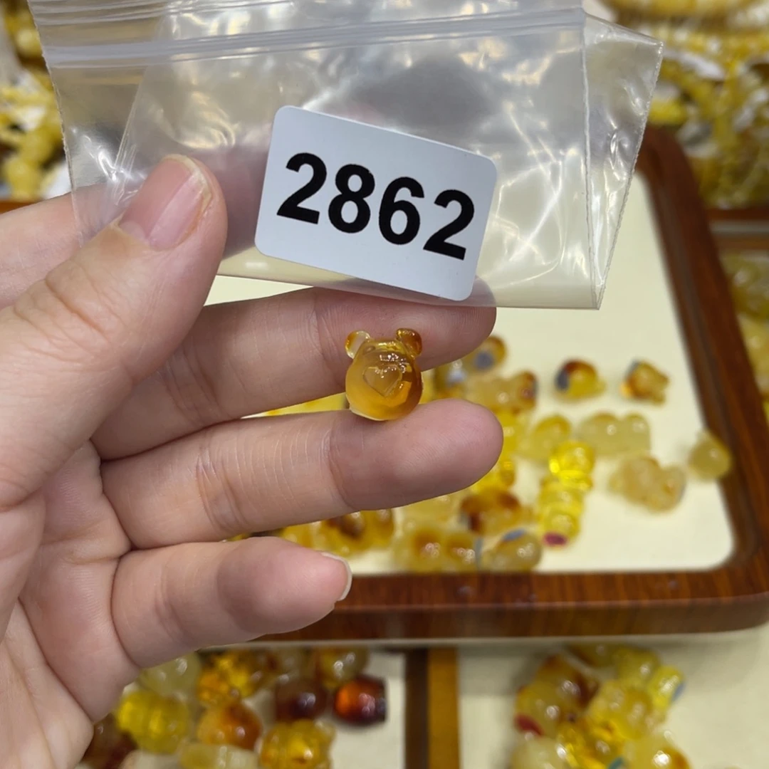 琥珀珠宝奇石未镶嵌