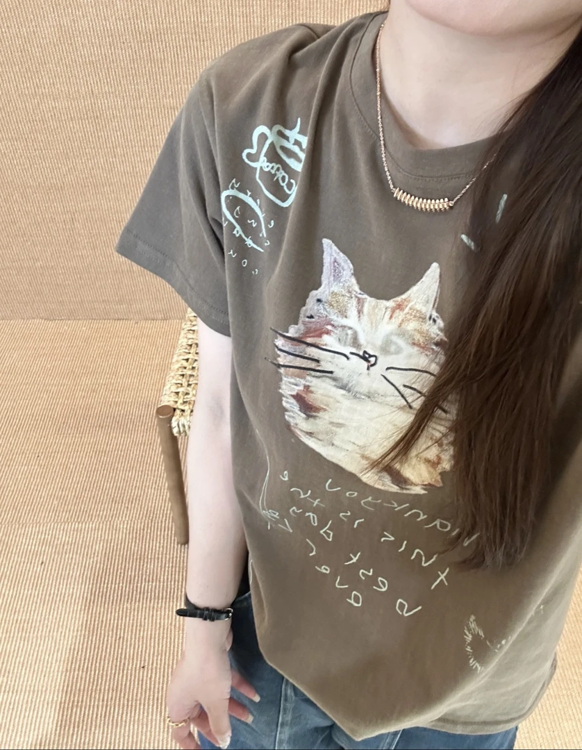 【BayaLi】2025秋冬季乖乖猫咪短袖咖色T恤