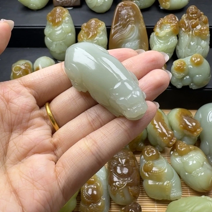 未镶嵌和田玉挂件