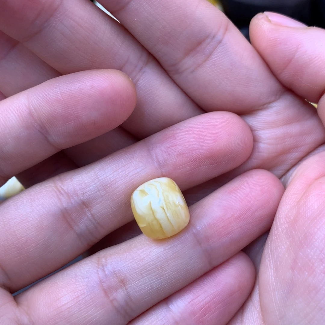 裸石蜜蜡未镶嵌蜜蜡