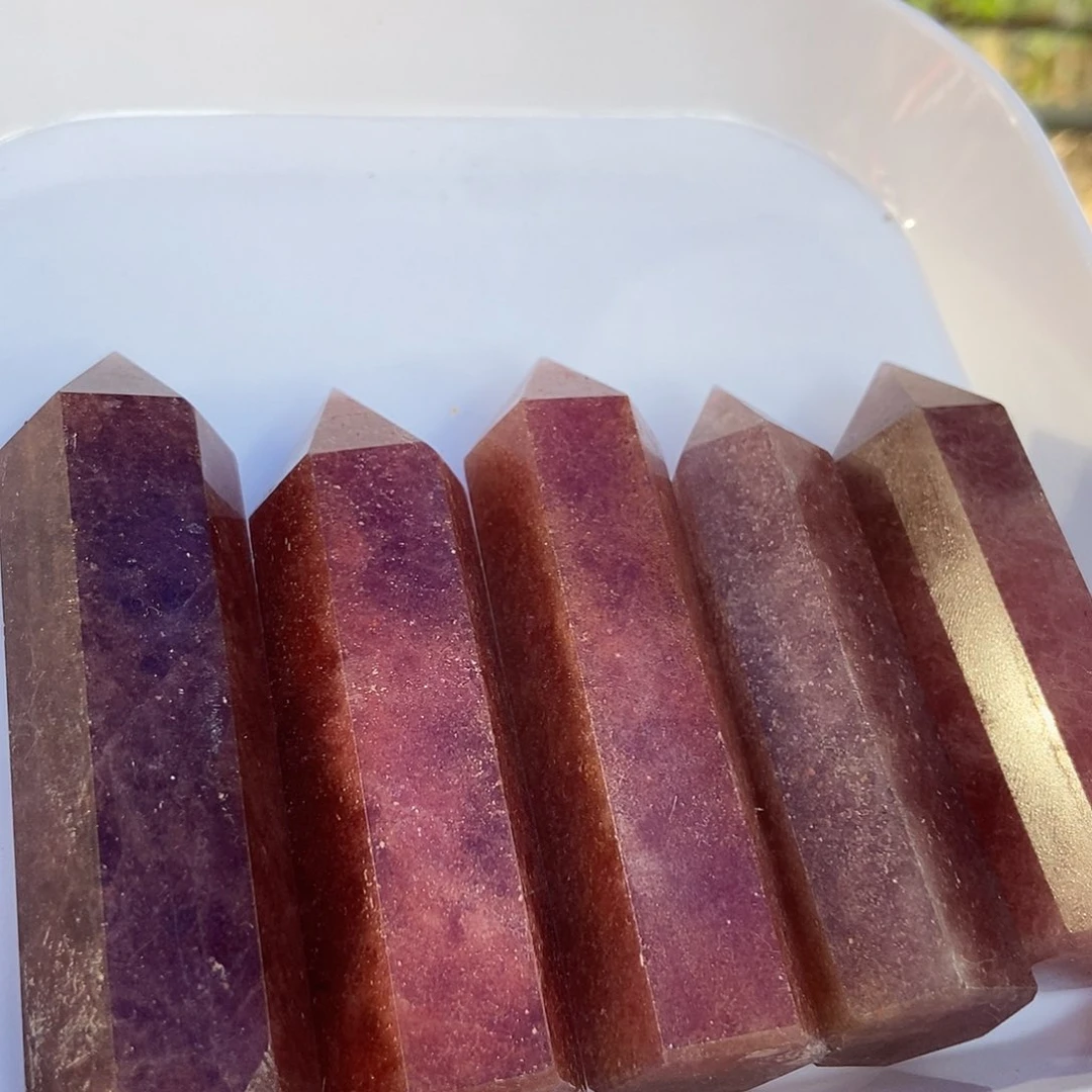 水晶珠宝半成品未镶嵌草莓柱子