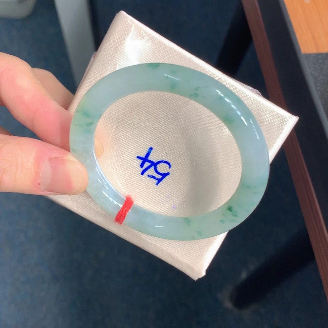 翡翠手镯（圆镯）未镶嵌翡翠