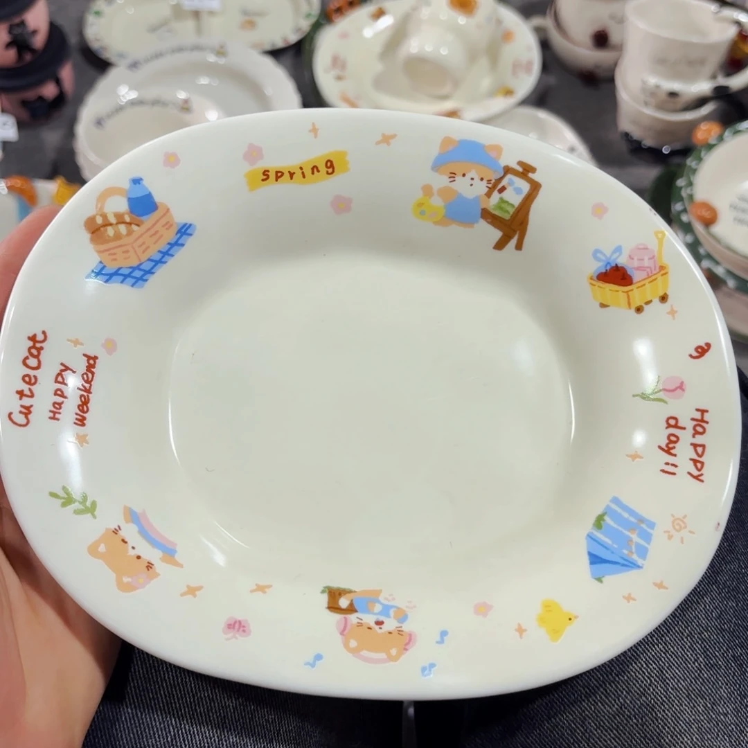 白瓷九寸小猫椭圆盘