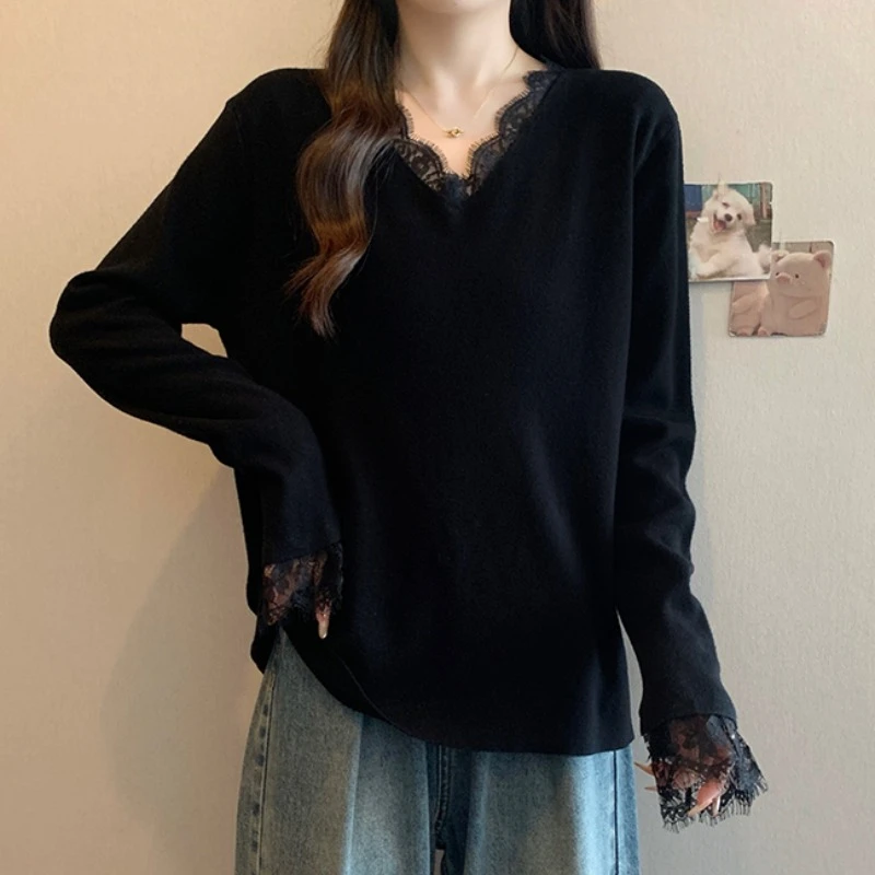 大码蕾丝拼接V领针织打底衫女春秋新款胖MM宽松显瘦百搭洋气上衣