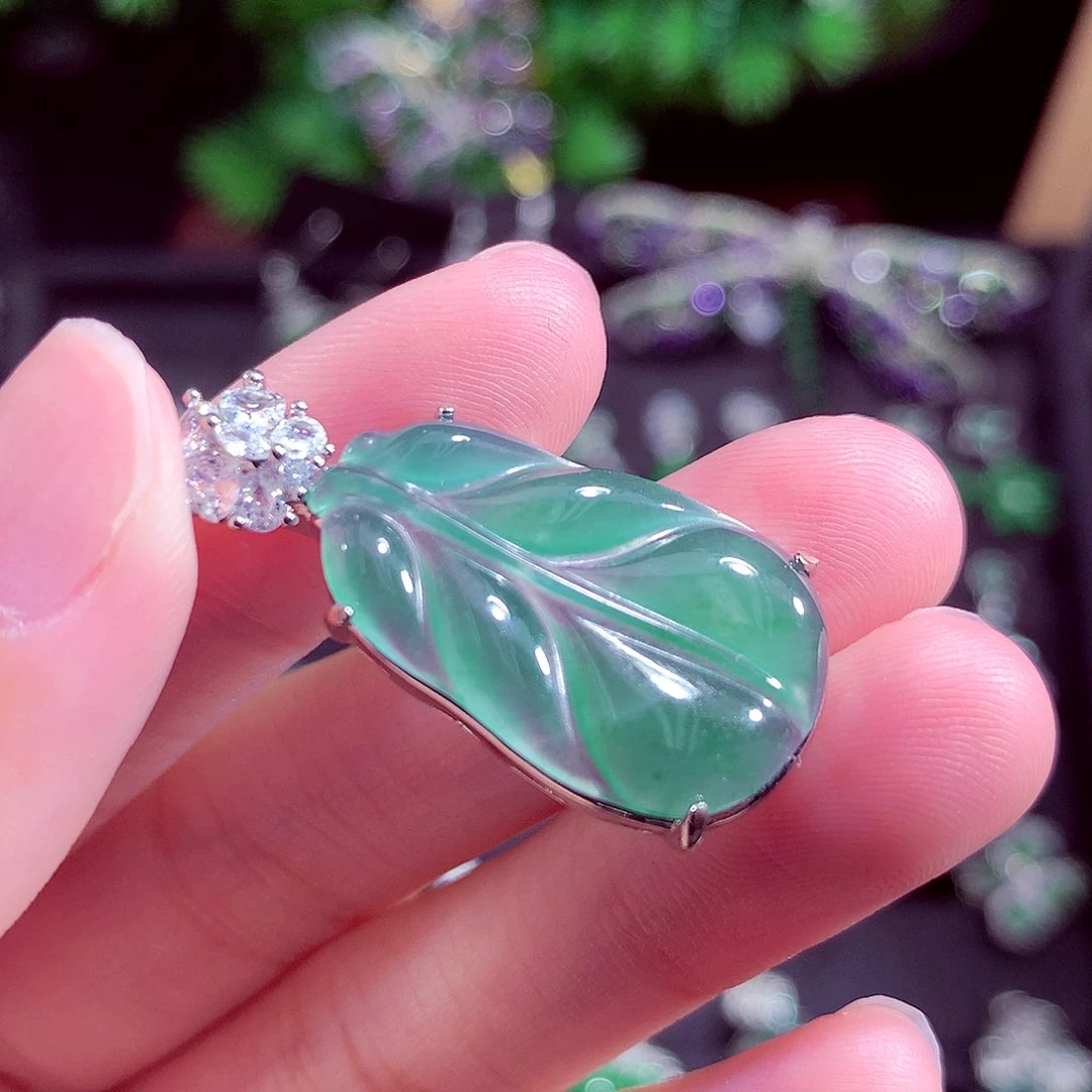 颈饰未镶嵌翡翠天然