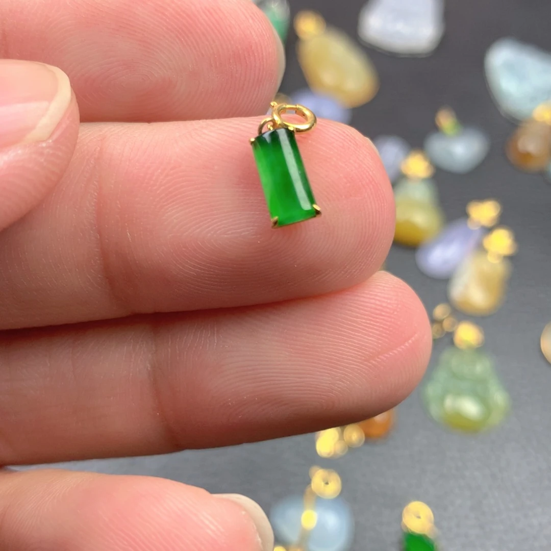 【闪购商品】颈饰18K金镶嵌翡翠翡翠