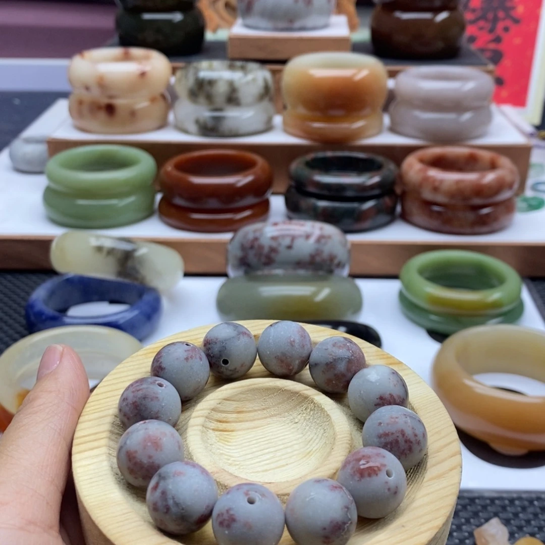 石英质玉未镶嵌手镯哦*