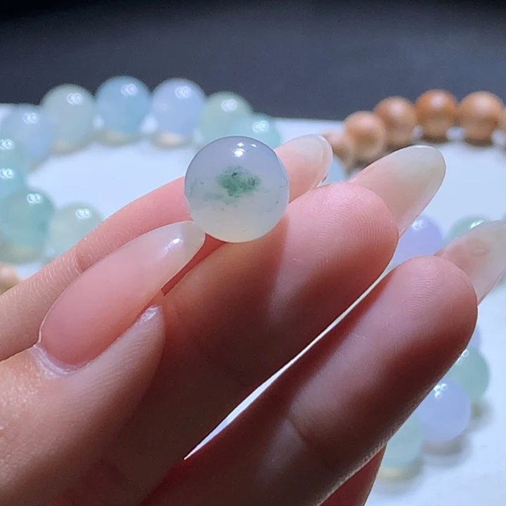 翡翠散珠冰胶底飘绿花卡11.7