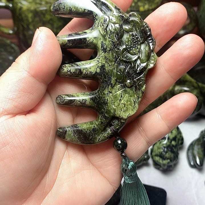 未镶嵌蛇纹石玉梳子