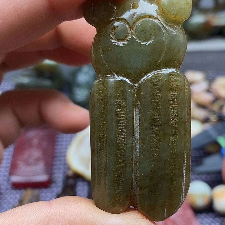 未镶嵌蛇纹石玉颈饰