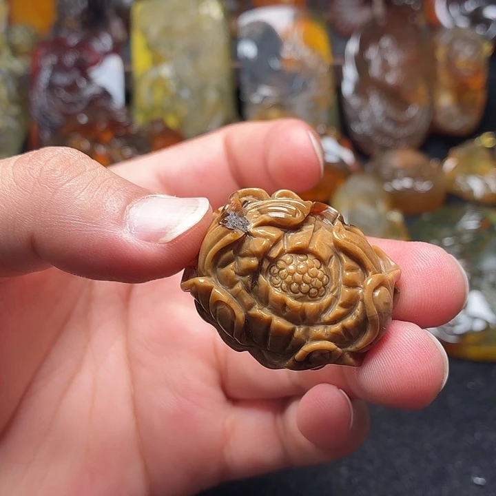 琥珀未镶嵌颈饰158