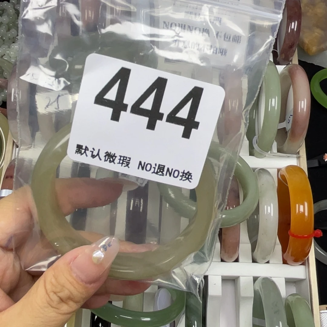 穆***.未镶嵌手镯石英质玉60-444