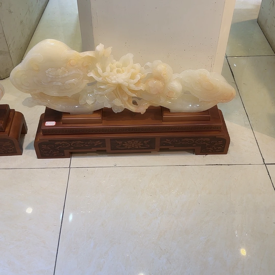 石材春**过如意雕花工艺品