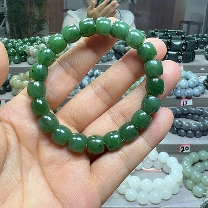 手链未镶嵌和田玉（碧玉）直切卡10