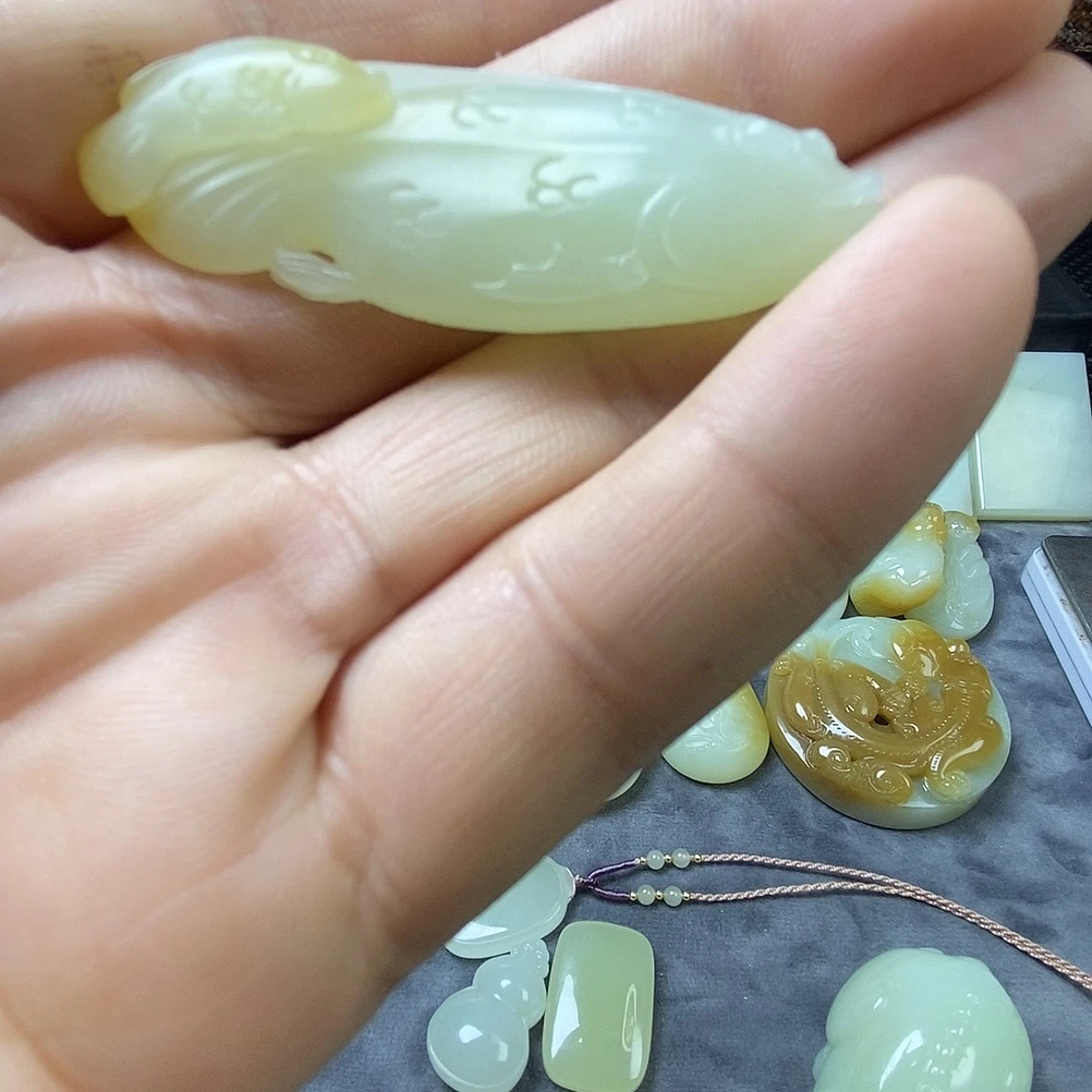 和田玉未镶嵌吊坠(不含链)