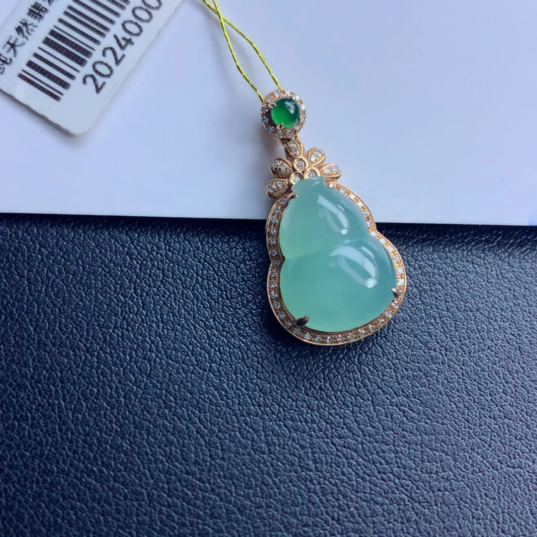 翡翠颈饰未镶嵌?****?葫芦