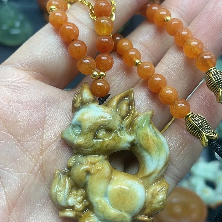 未镶嵌蛇纹石玉颈饰