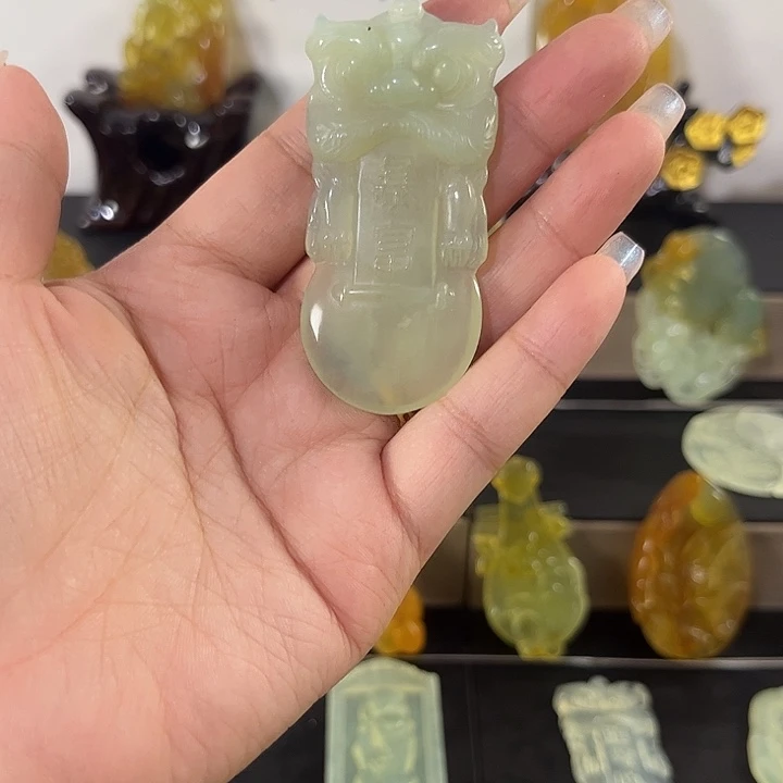 蛇纹石玉未镶嵌吊坠(赠链)