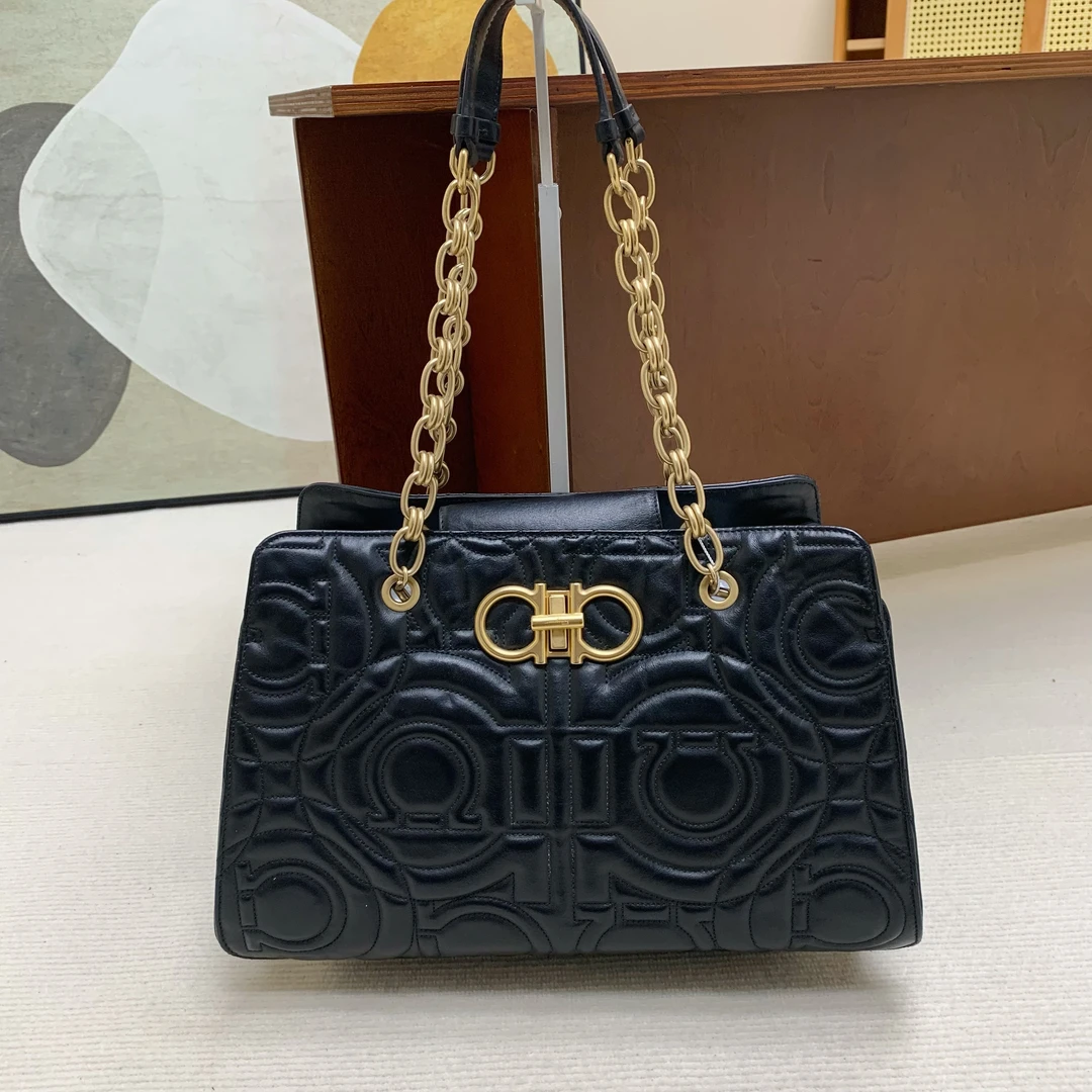 95新 FERRAGAMO/菲拉格慕 【98新】23新款quilting tote代购7k+