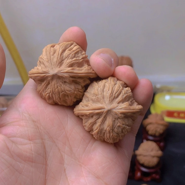 月***清文玩核桃吊坠磨盘